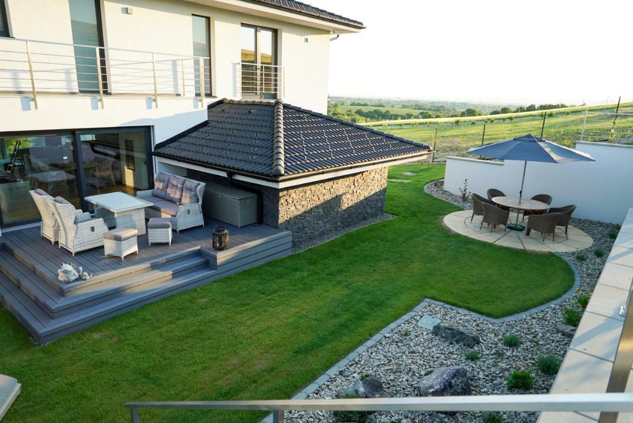 Luxury Villa Moravany nad Váhom Esterno foto