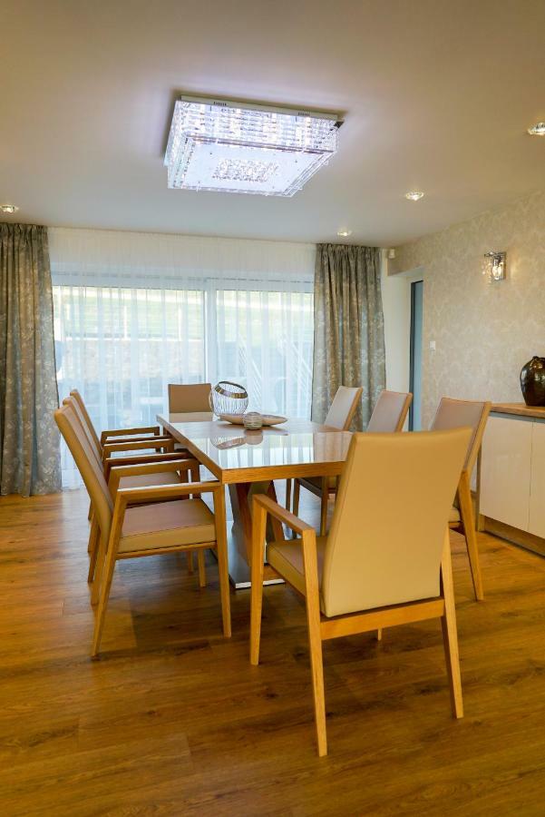 Luxury Villa Moravany nad Váhom Esterno foto