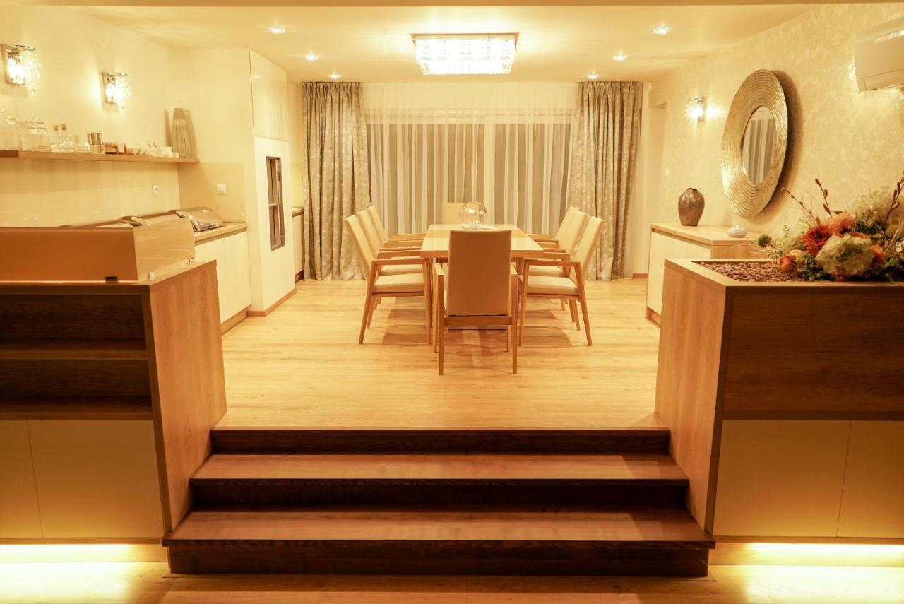 Luxury Villa Moravany nad Váhom Esterno foto