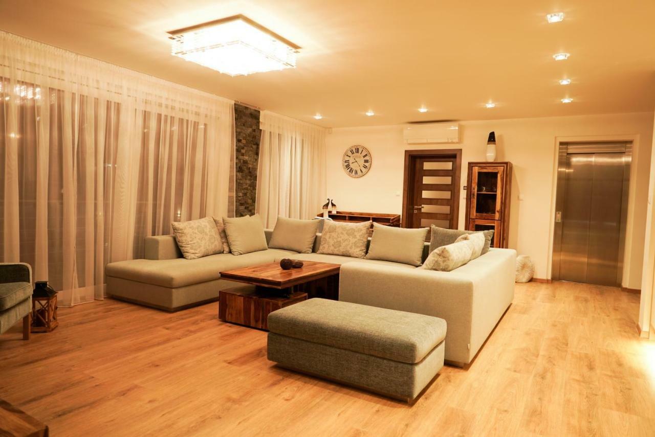 Luxury Villa Moravany nad Váhom Esterno foto