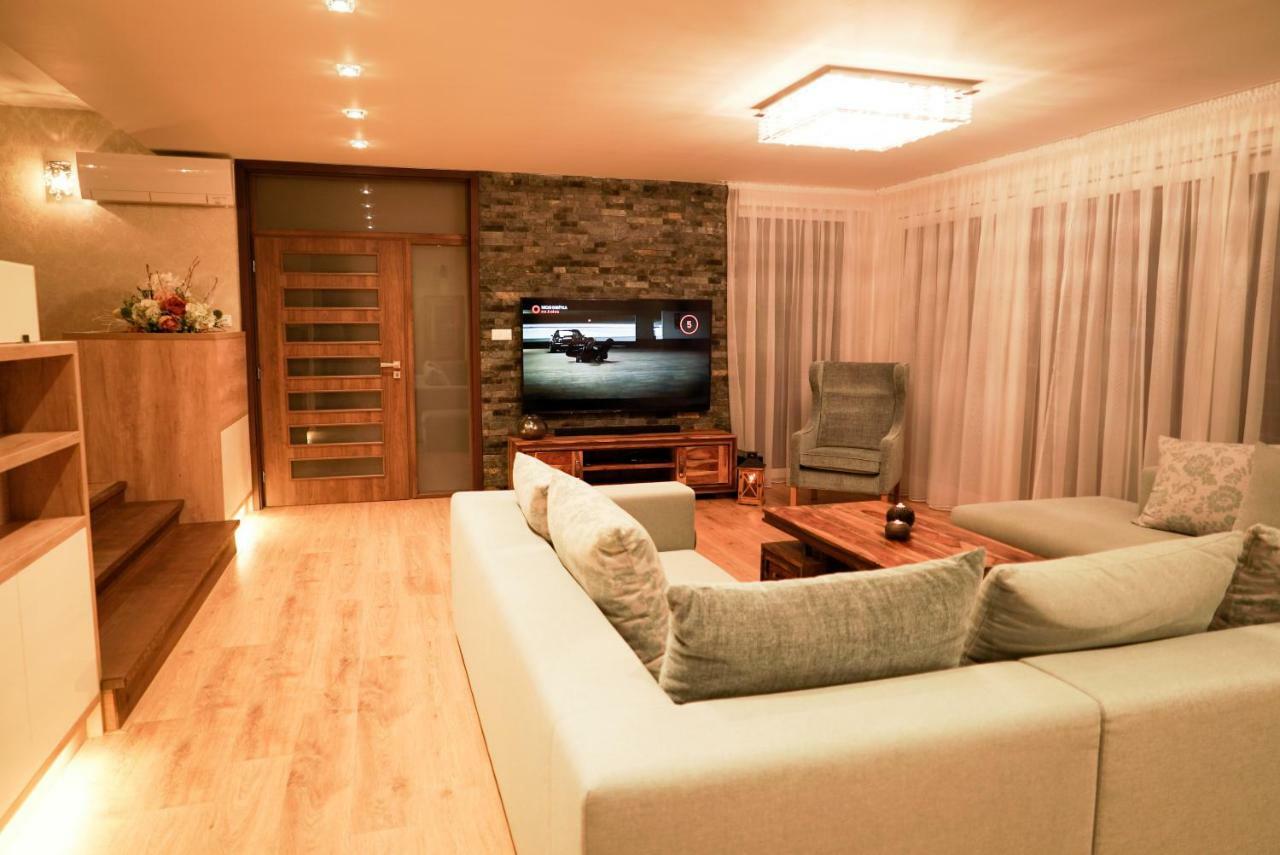 Luxury Villa Moravany nad Váhom Esterno foto
